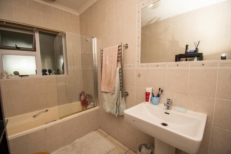 3 Bedroom Property for Sale in Heldervue Western Cape
